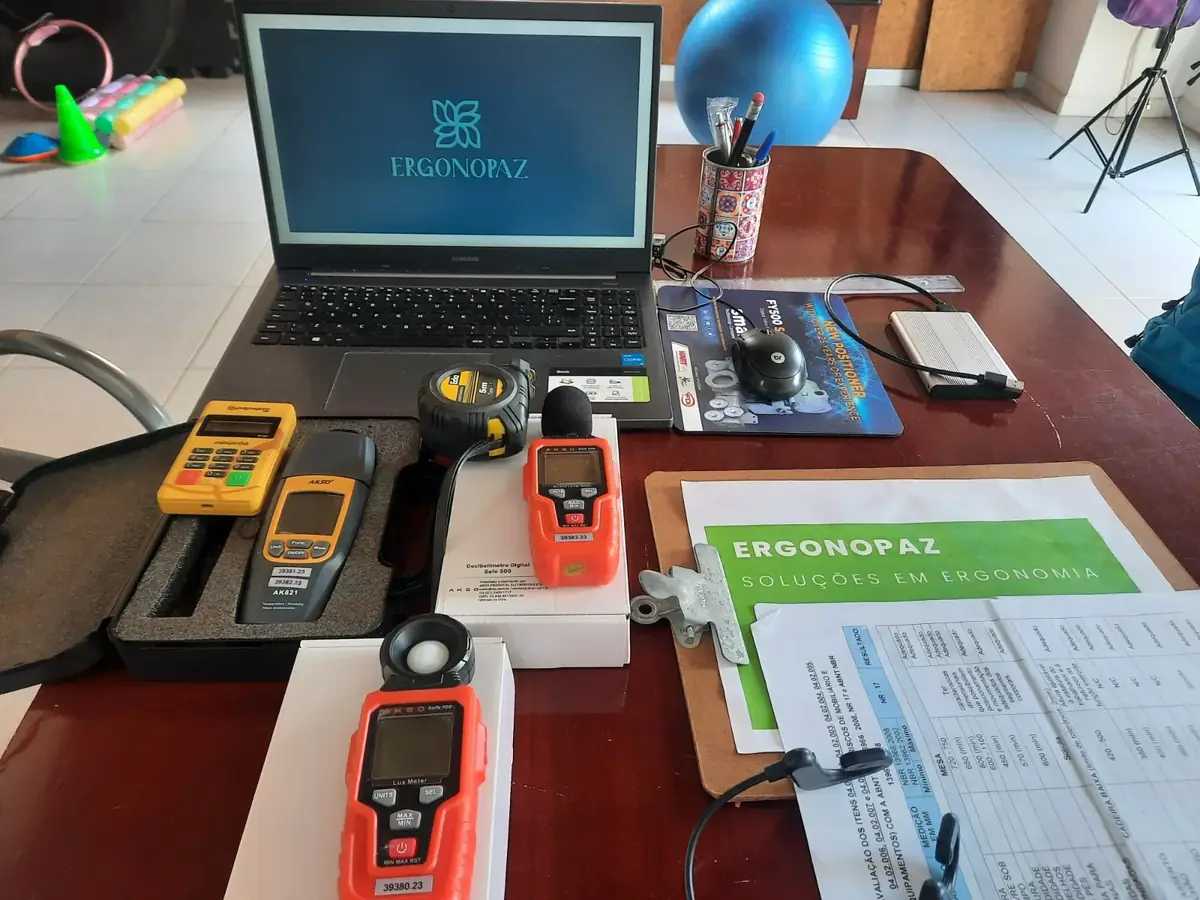 Instrumentos calibrados para medições ergonômicas