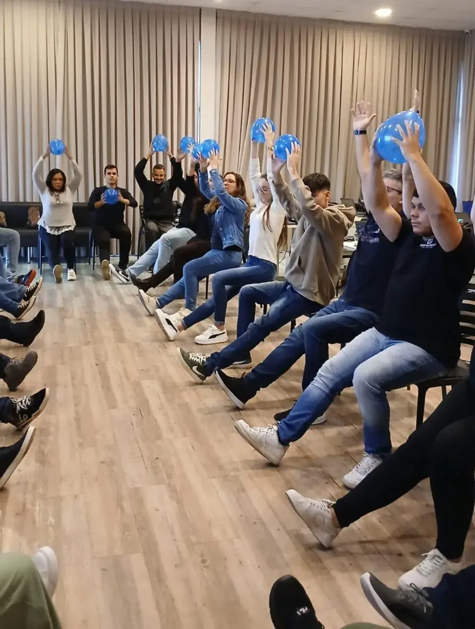 Ginástica laboral em treinamento corporativo